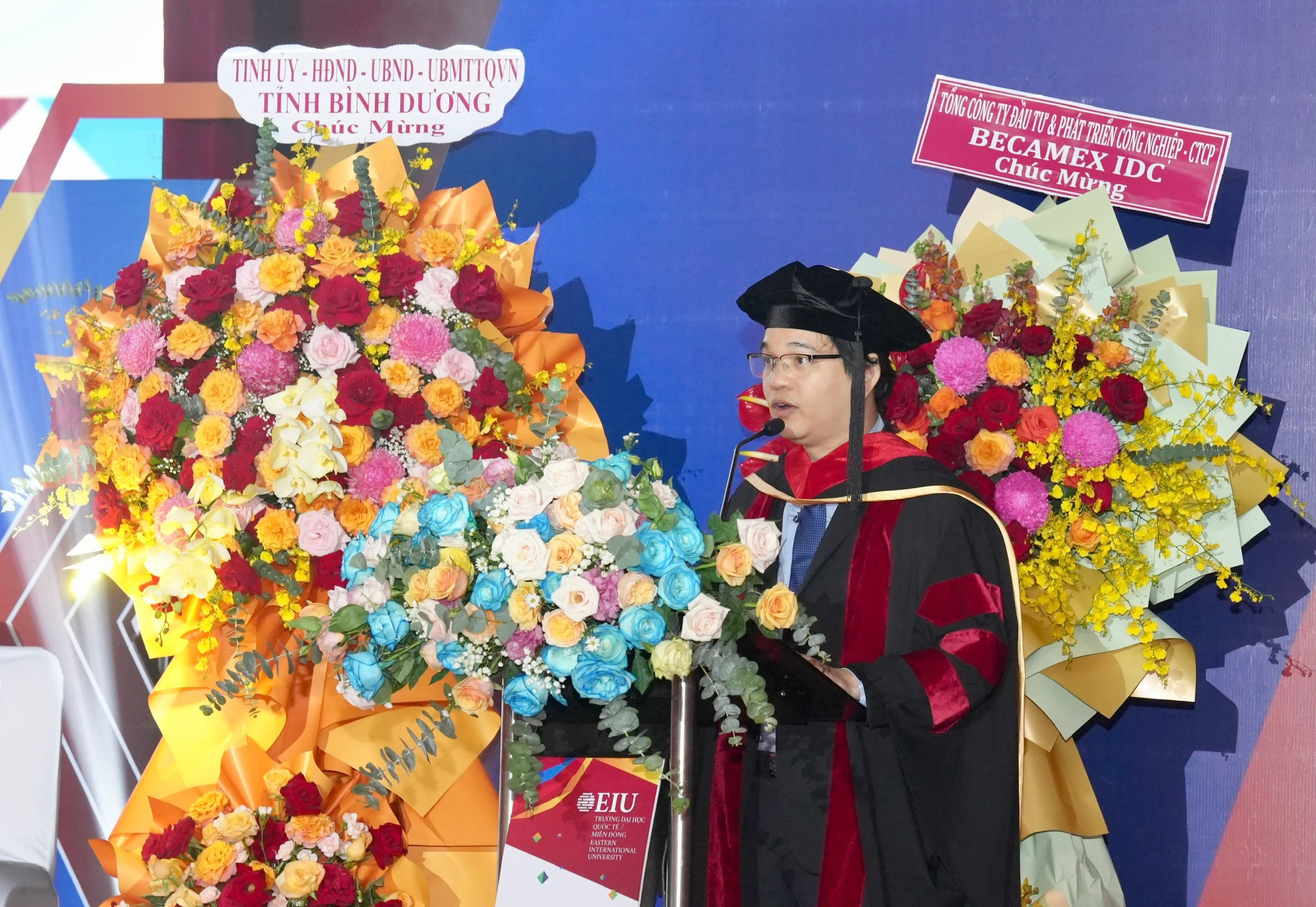 TS. Ngô Minh Đức - Hiệu trưởng Trường Đại học Quốc tế Miền Đông phát biểu tại Lễ tốt nghiệp năm 2023.